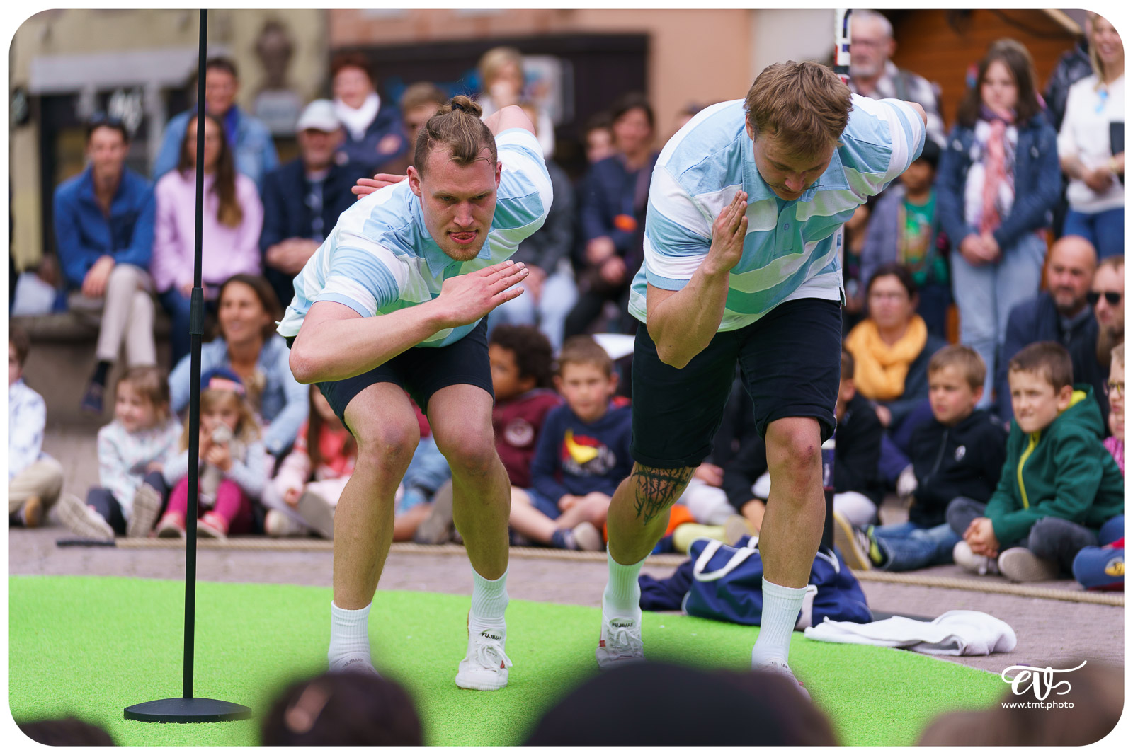 LEAGUE AND LEGEND (15FEET6)